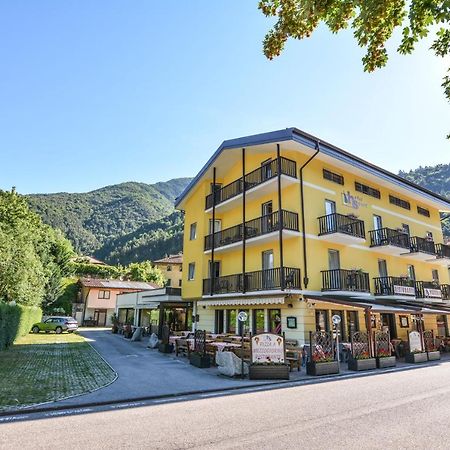 Hotel Sport Pieve Di Ledro Exterior photo